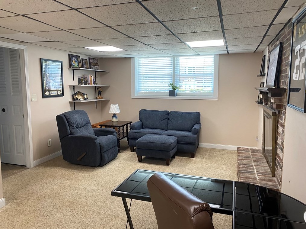 123 Penn Lear Dr, Monroeville PA  15146-4733 exterior