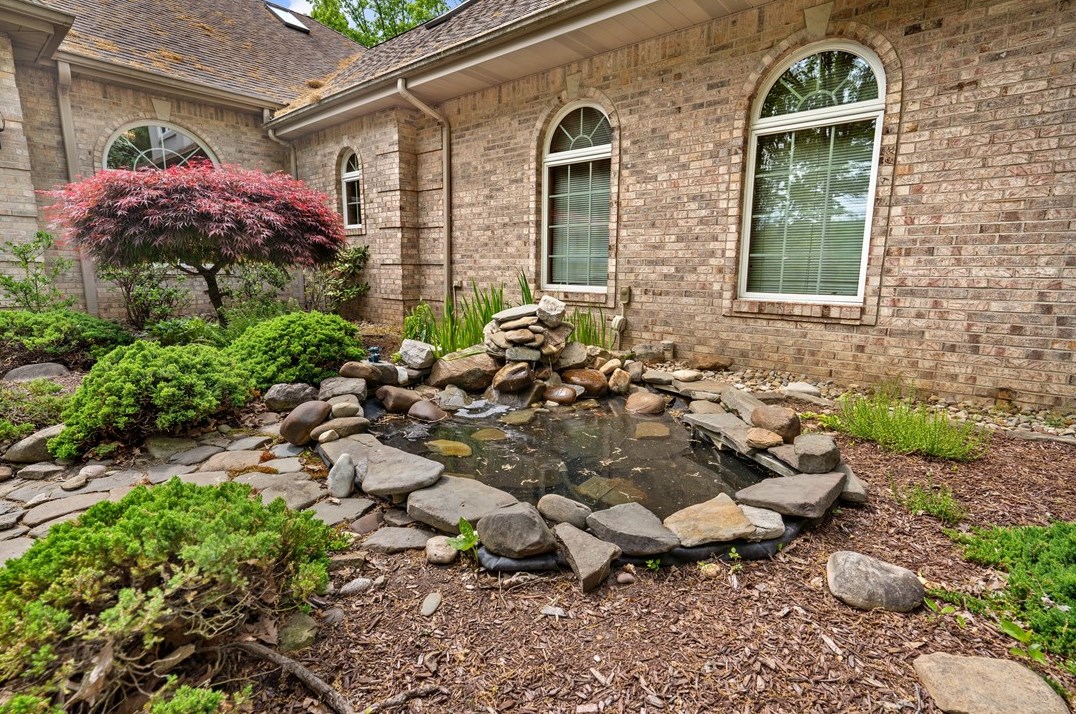 1009 Hunt Club Ct, Export PA  15632-9267 exterior