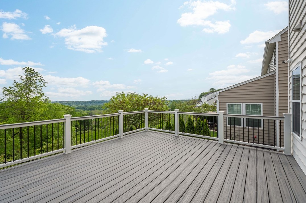 312 Sunrise Dr, Collier Township PA  15106-6500 exterior