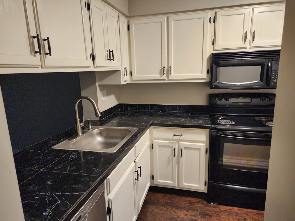 1006 Timberidge Dr, Bethel Park, PA 15102