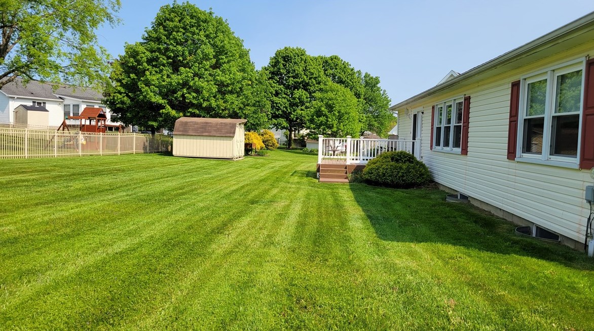 1205 Brierwood Dr, Somerset, PA 15501