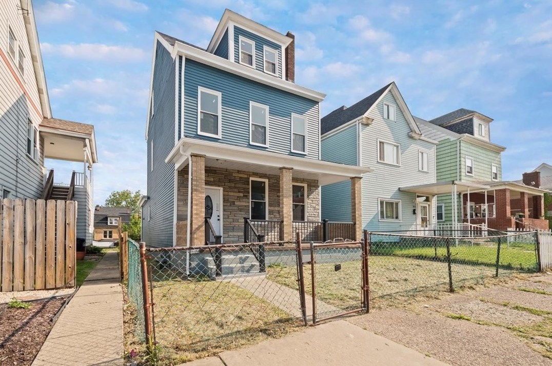 705 E 13th Ave, Whitaker, PA 15120