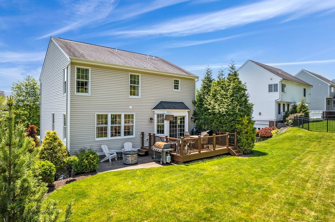 226 Molly Dr, Canonsburg, PA 15317