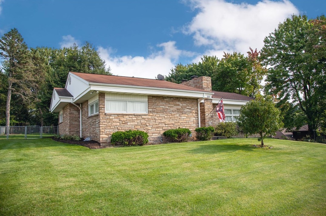 641 Morgantown Rd, Oliphant Furnace, PA 15401