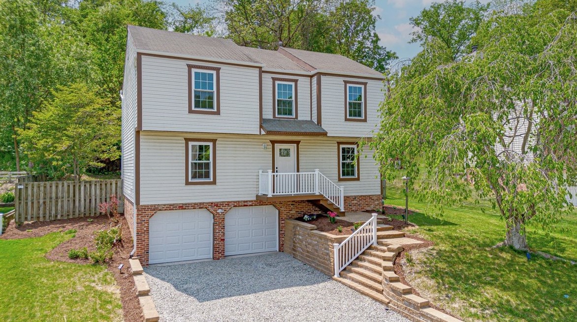 109 Peppertree Dr, New Kensington, PA 15068