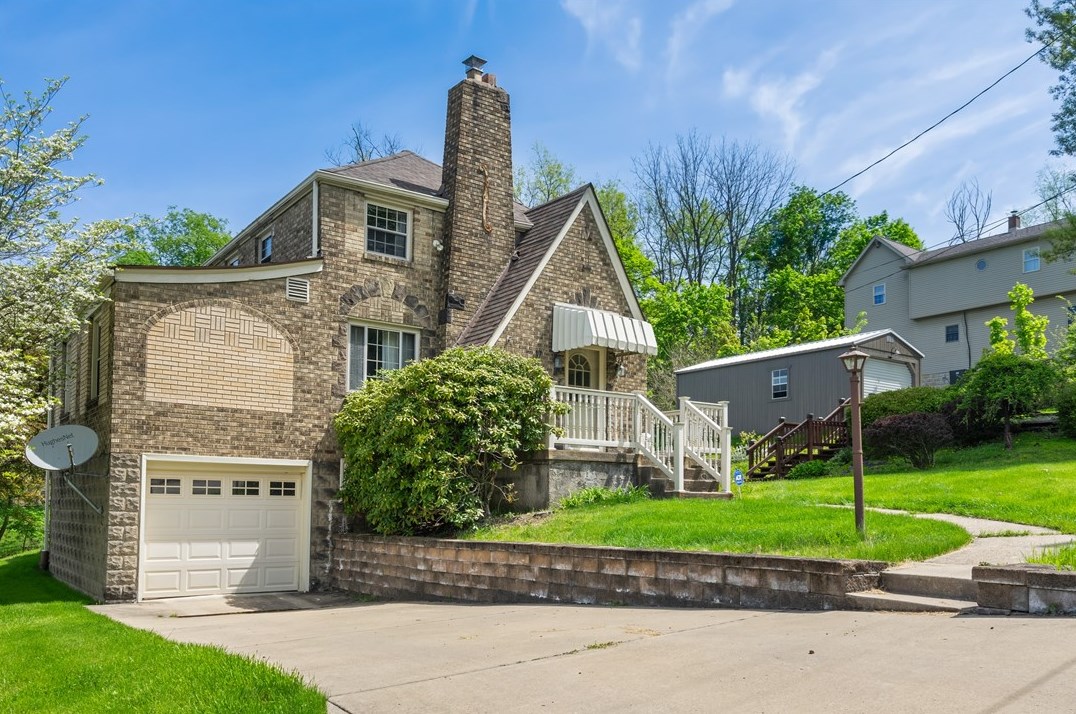 17 Lilly Ln, Manor, PA 15665