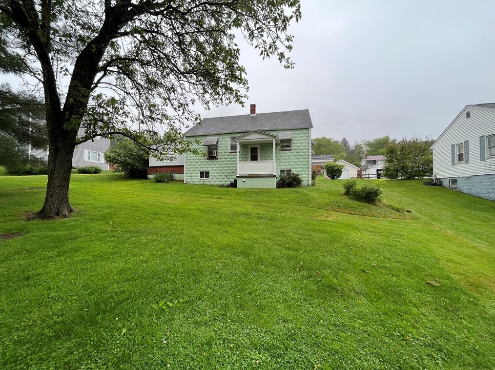 755 N Woodland Ave, Waynesburg, PA 15370