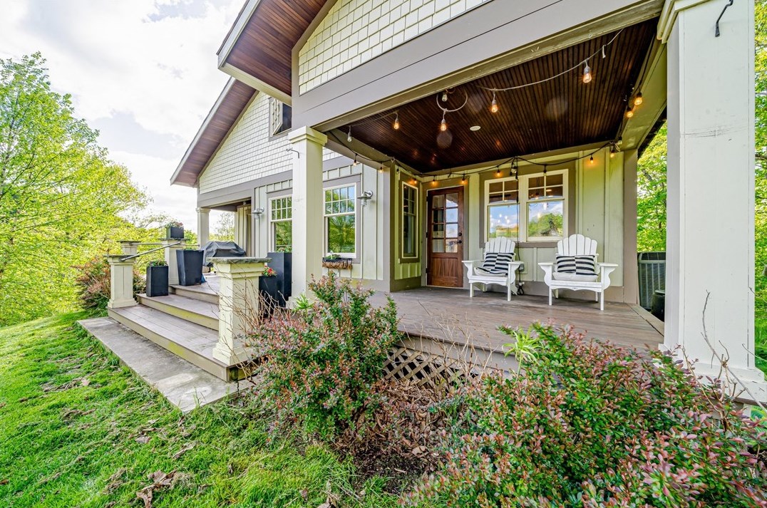 107 Smith Run Rd, Amity, PA 15311