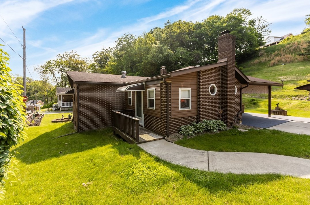 1107 8th Street Ext, Ambridge, PA 15003