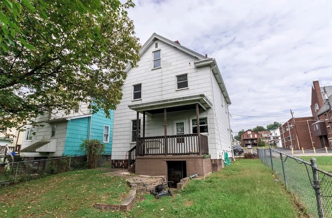 86 Collins Ave, Oliphant Furnace, PA 15401-3850