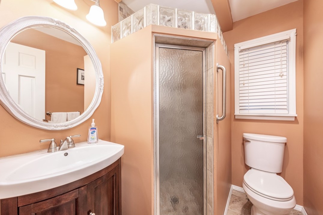 2037 Grandview Farms Ct, Bethel Park PA  15102-3722 exterior