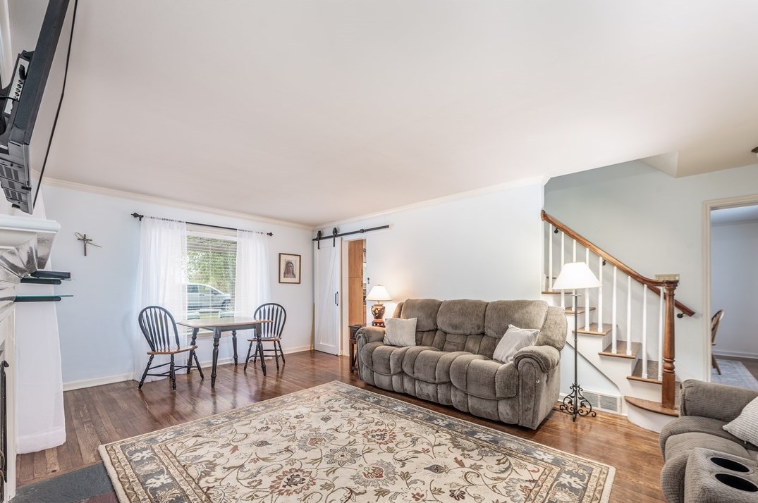 2037 Grandview Farms Ct, Bethel Park PA  15102-3722 exterior