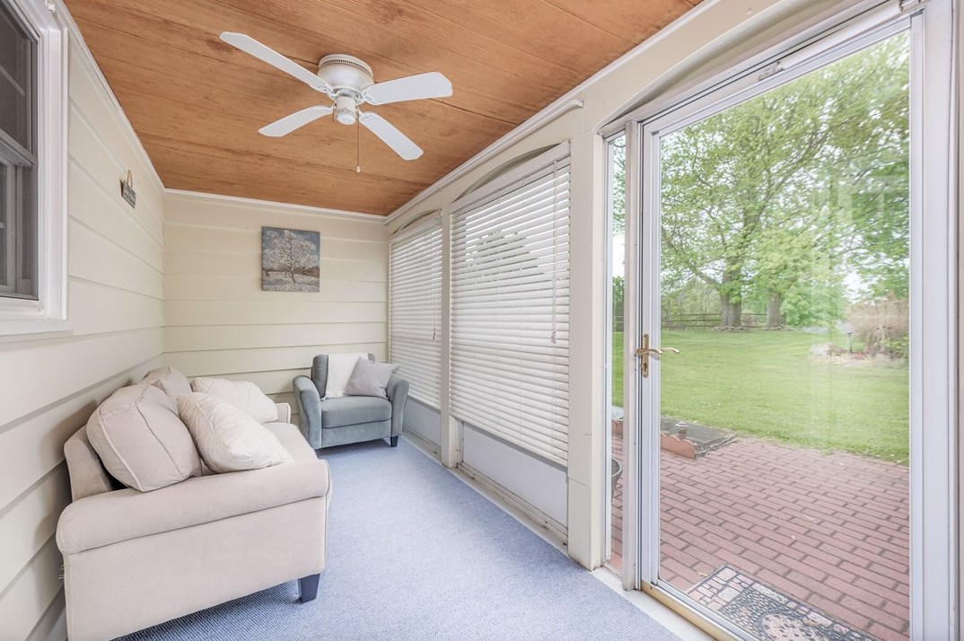 2037 Grandview Farms Ct, Bethel Park PA  15102-3722 exterior