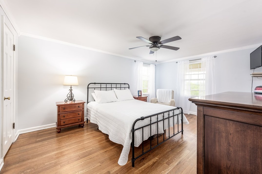 2037 Grandview Farms Ct, Bethel Park PA  15102-3722 exterior