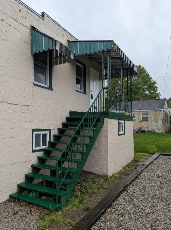 607 5 W Grant #a, Houston, PA 15342