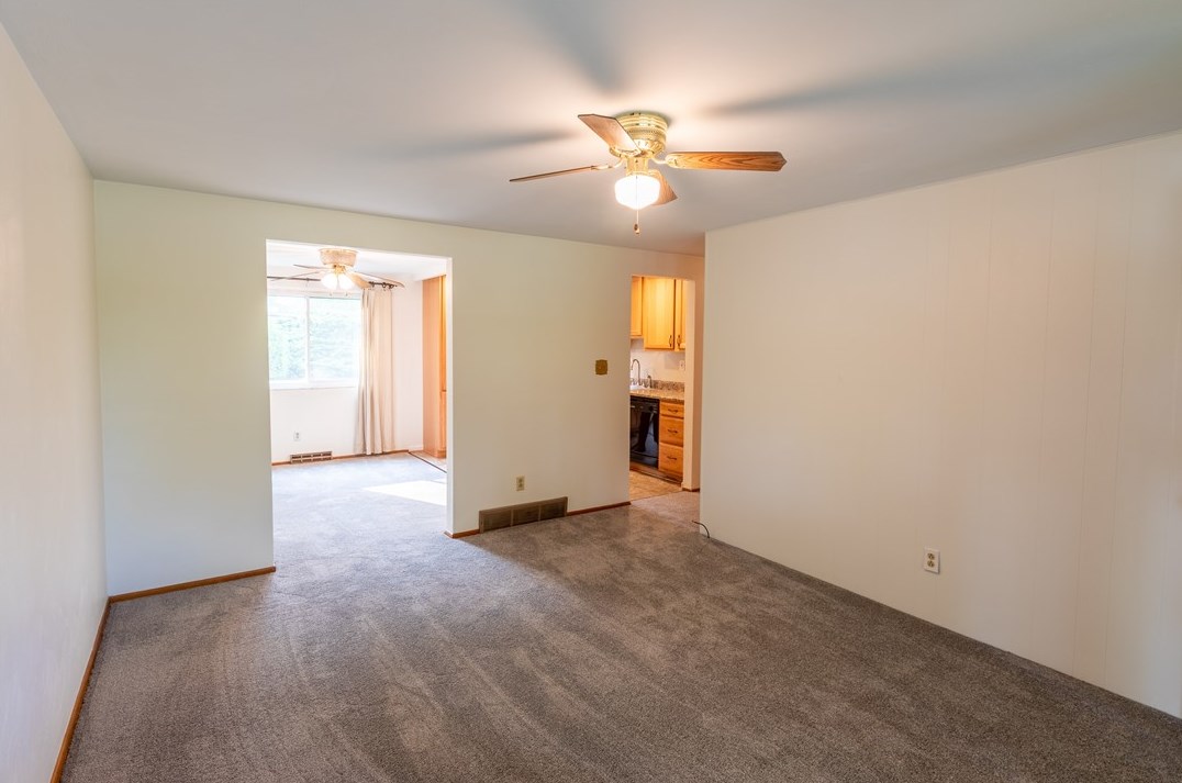 6753 Leechburg Rd, Verona, PA 15147