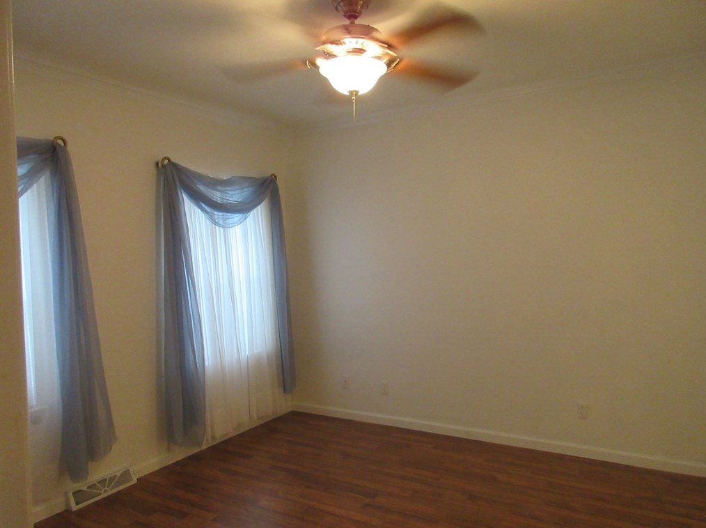 118 Clearwater Dr, Ellwood City PA  16117-3058 exterior