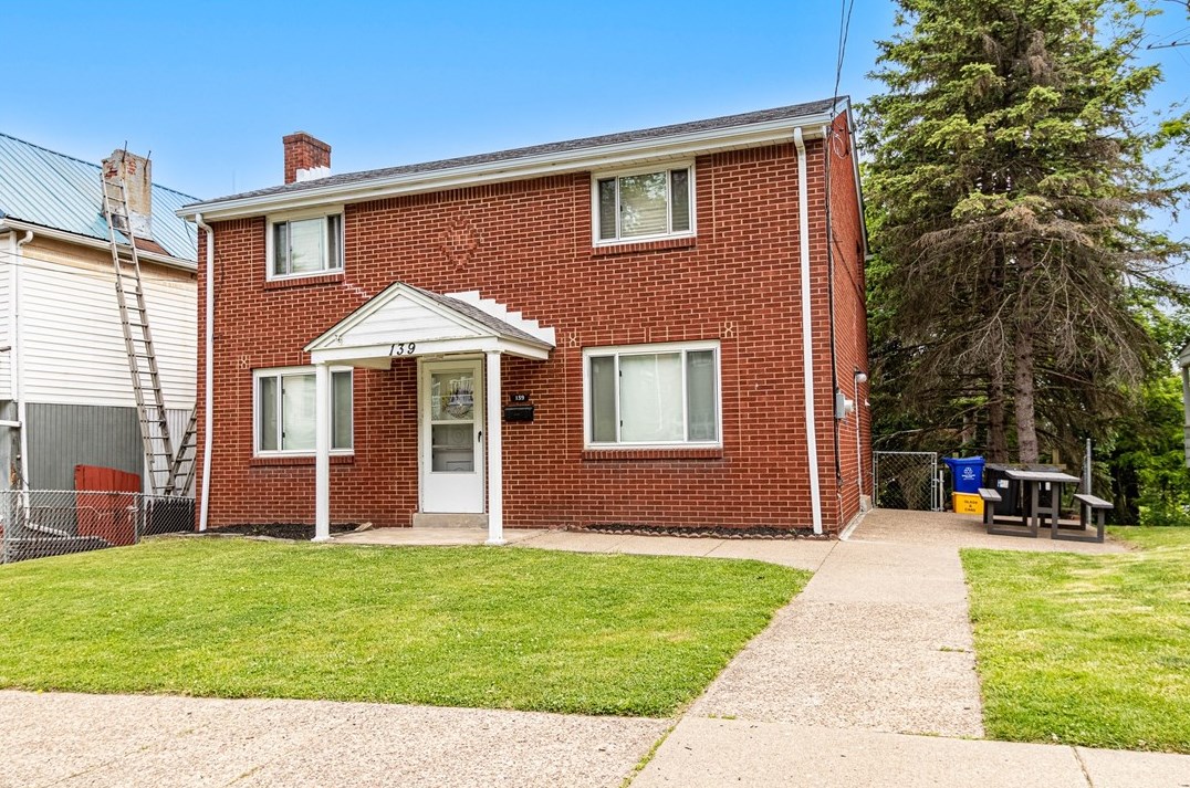 139 E Virginia Ave, Whitaker, PA 15120
