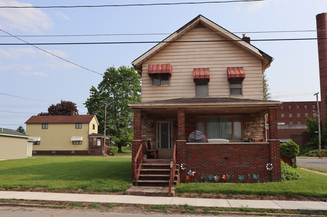 102 Maitland St, New Castle, PA 16101