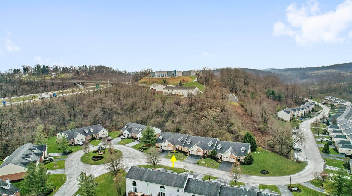 7044 Clubview Dr, Bridgeville PA  15017-1097 exterior