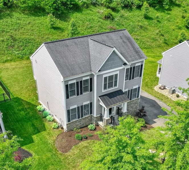 1105 Woodlawn Dr North, Canonsburg, PA 15317