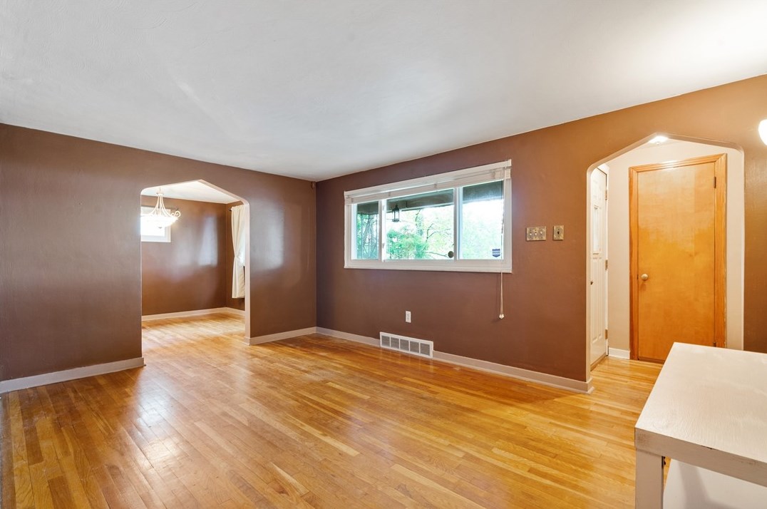714 E 9th Ave, Whitaker, PA 15120