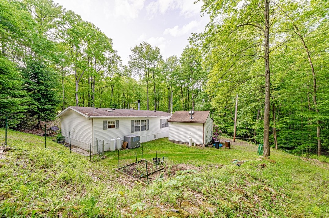 129 Flanigan Rd, Listonburg, PA 15424