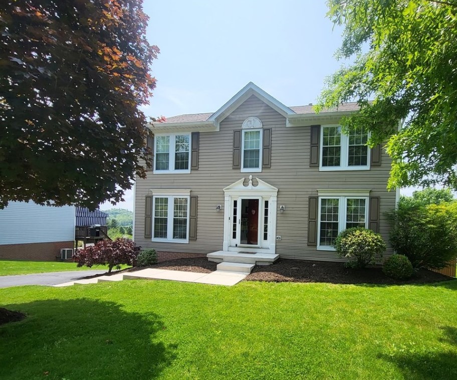 156 Vista Dr, Canonsburg, PA 15317