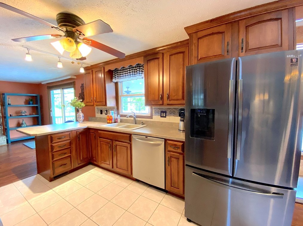 229 Partridge Dr, Greensburg PA  15601-4725 exterior