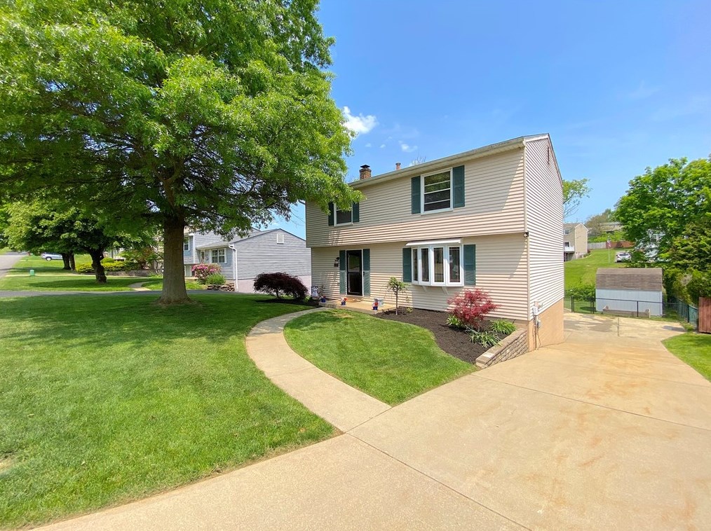 229 Partridge Dr, Greensburg, PA 15601-4725