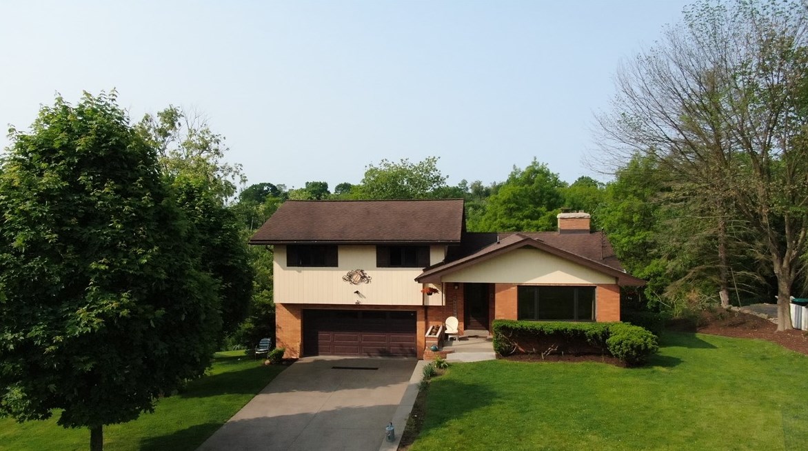 126 W Marshall Dr, Penn Hills, PA 15215