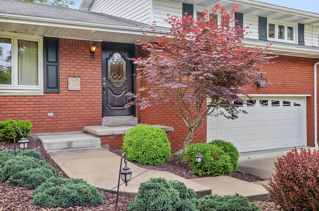 207 Davidson Dr, North Charleroi, PA 15022