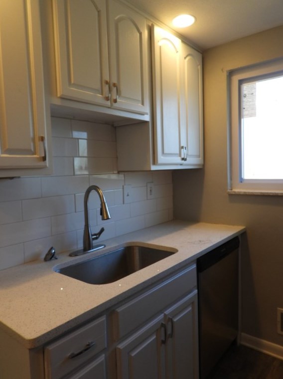670 Lindsay Rd, Collier Township PA  15106-3844 exterior