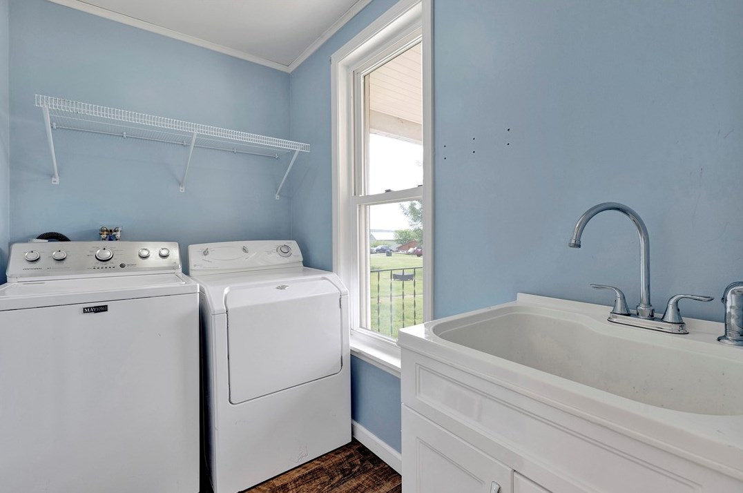 637 Line Ave, Ellwood City PA  16117-1124 exterior