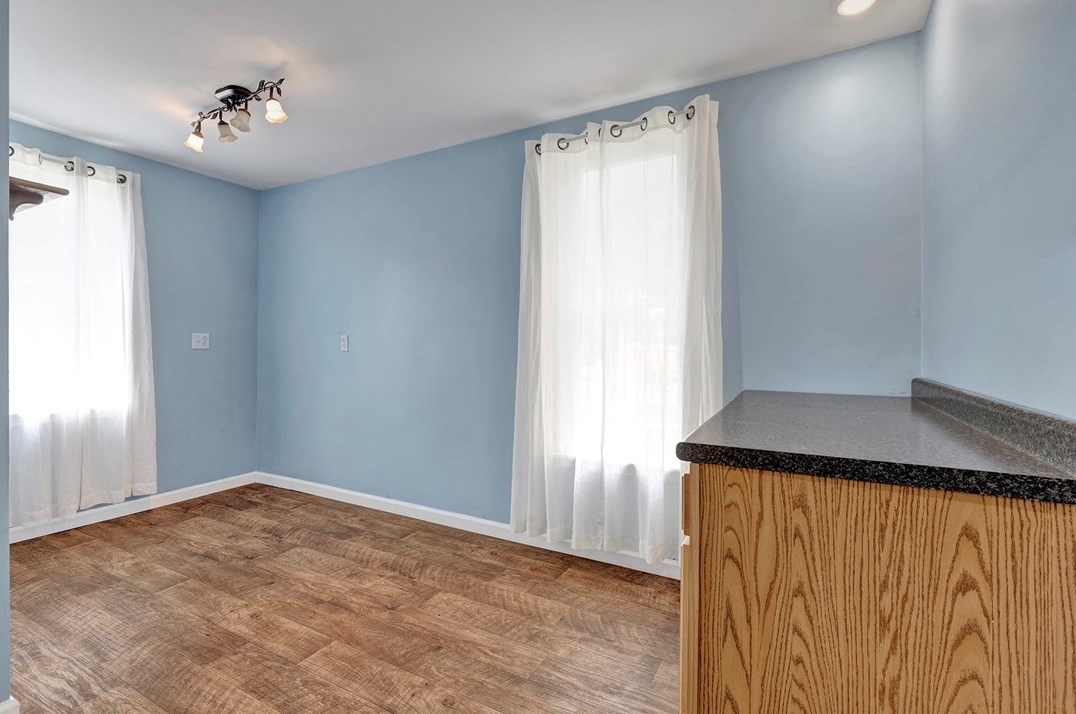 637 Line Ave, Ellwood City PA  16117-1124 exterior