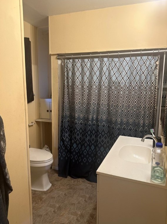 524 Forest St, Monessen, PA 15062-1606