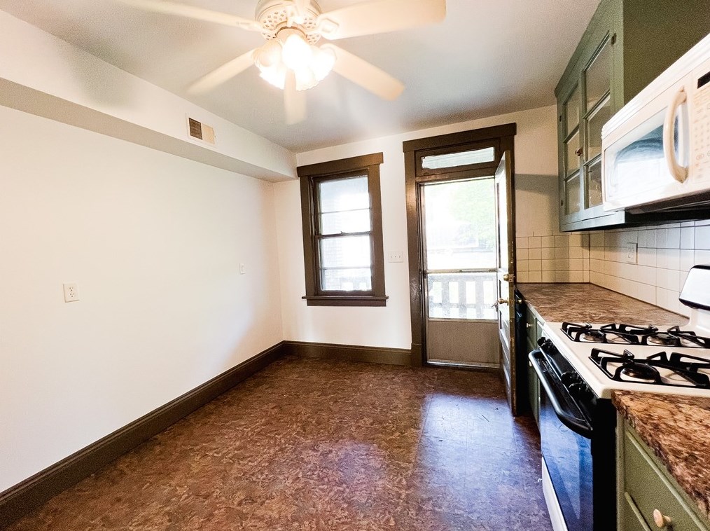 818 Beaver Rd #2, Ambridge, PA 15003