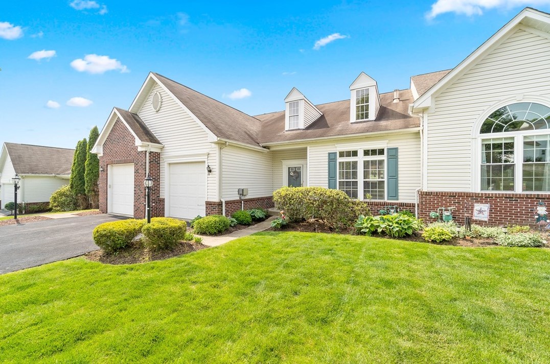 2003 Overlook Ct North, Canonsburg, PA 15317