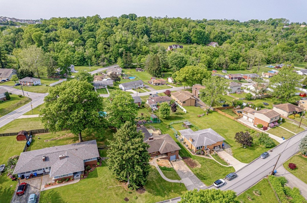 12200 Adams Dr, North Huntingdon, PA 15642