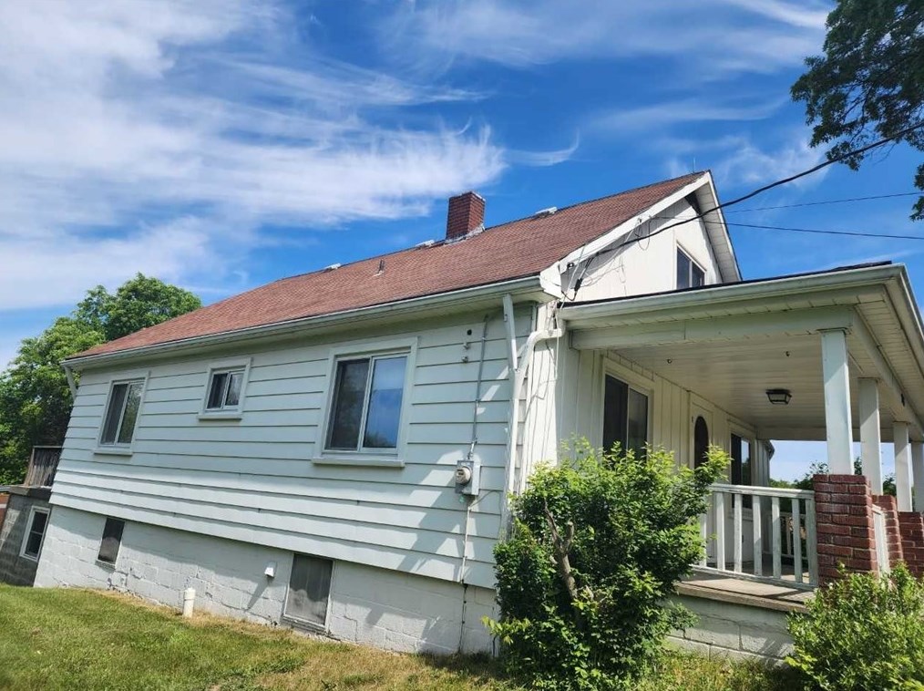 246 Center Dr, Chicora, PA 16025-3706