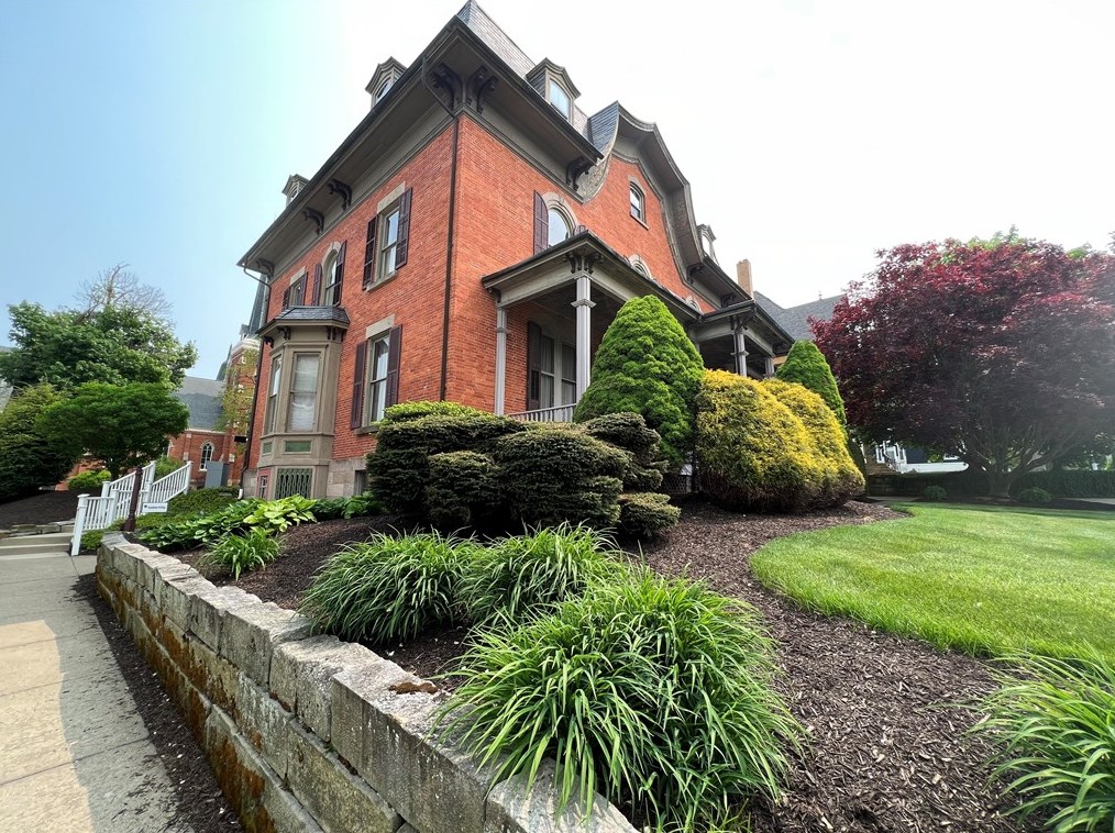 381 Chestnut St, Meadville, PA 16335
