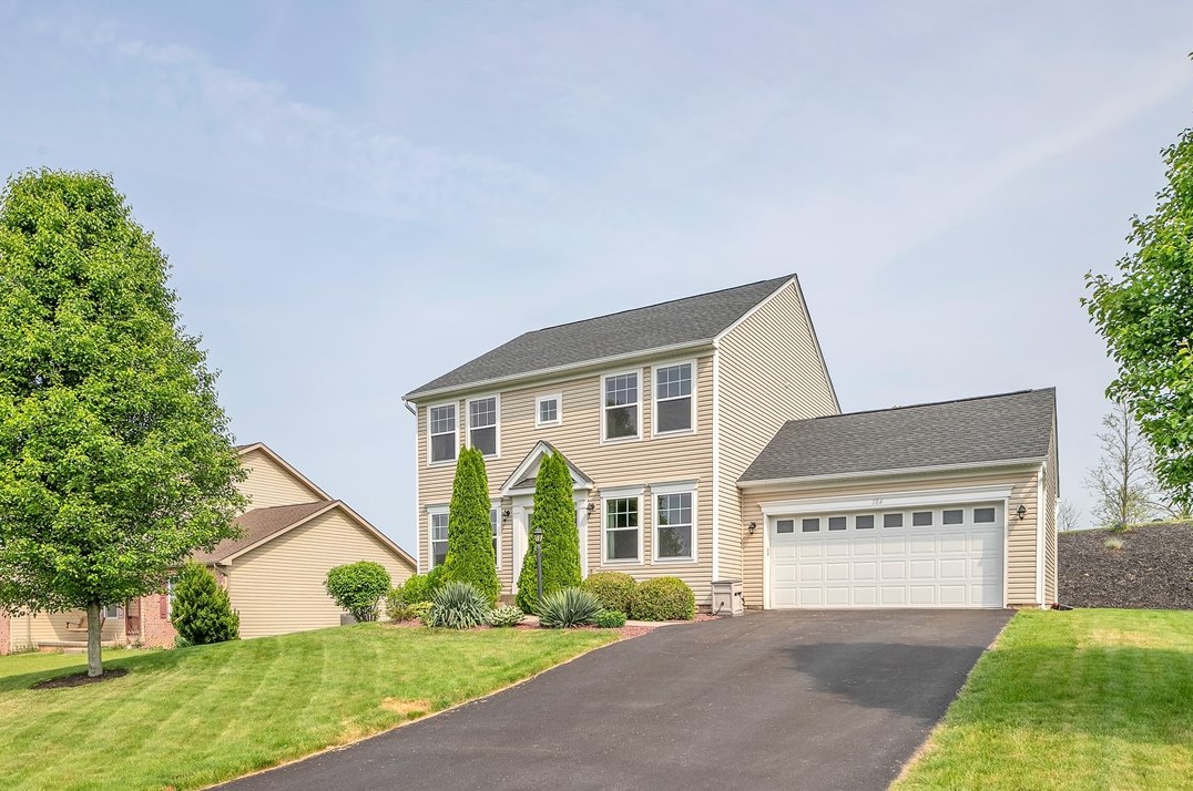 184 Hunting Ridge Dr, Greensburg, PA 15601