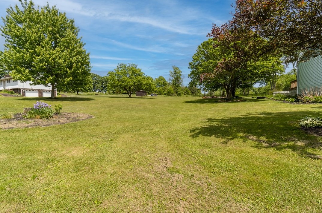 37 Barton Dr, Freedom, PA 15042