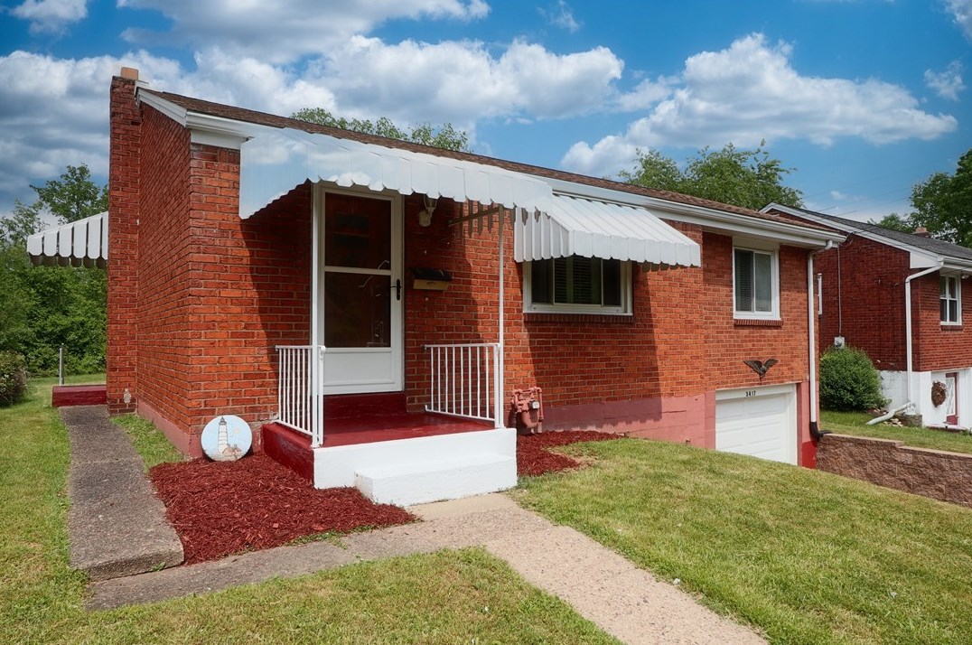 3417 Orchard Dr, Mckeesport, PA 15133-2216