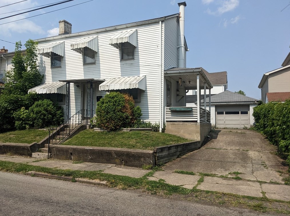 927 8th Ave, New Brighton, PA 15066