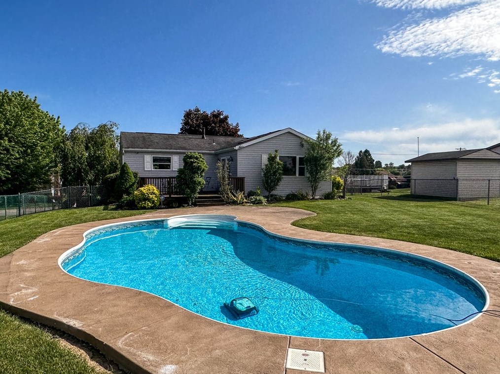 205 Fosterville Rd, Greensburg, PA 15601