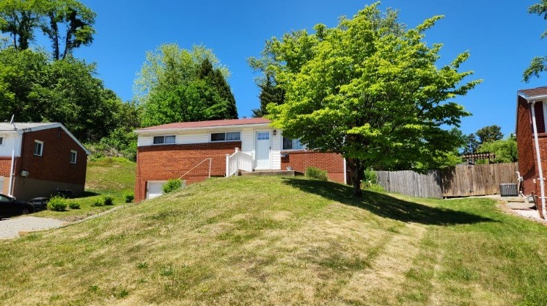 644 Snowball Rd, Monroeville, PA 15146-1230