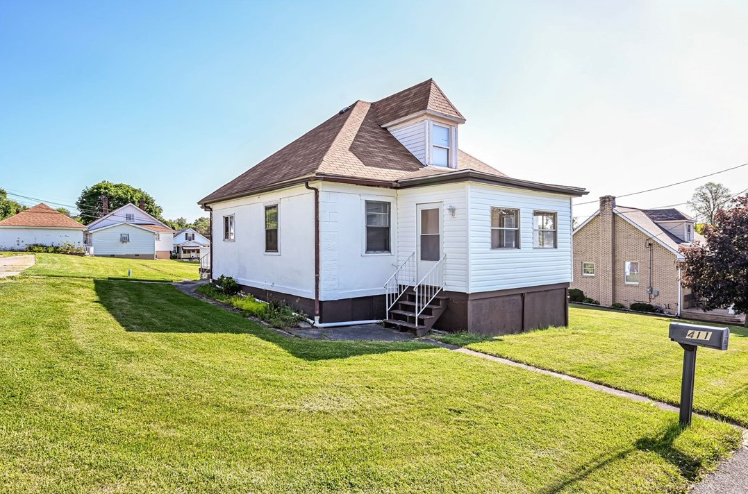 411 Sachs St, Latrobe, PA 15650