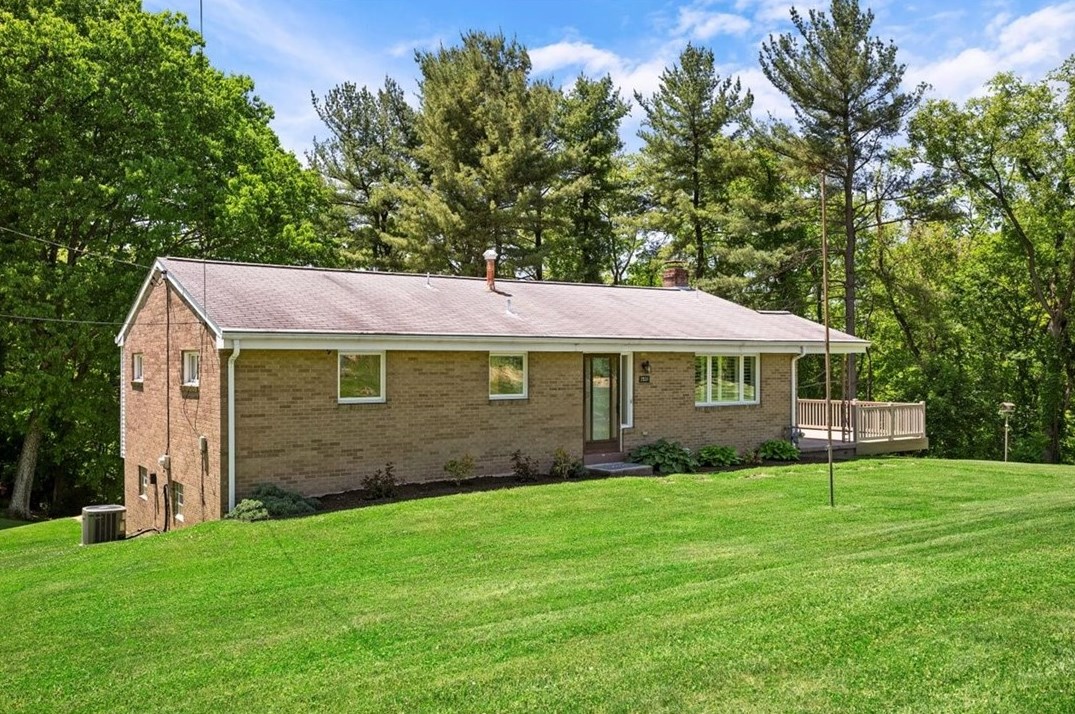2531 Hopkins Church Rd, Sewickley, PA 15143