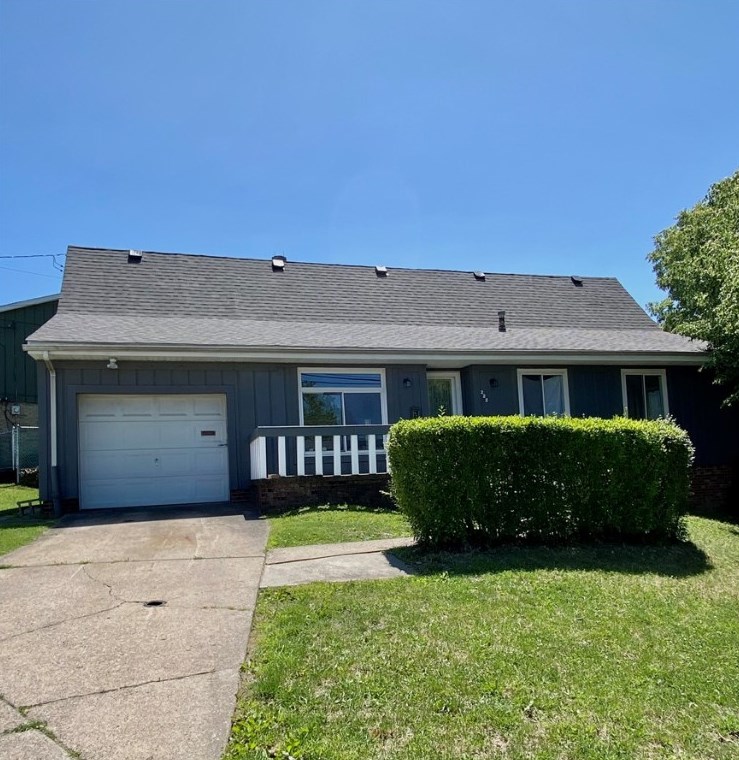 222 E 11th Ave, Whitaker, PA 15120